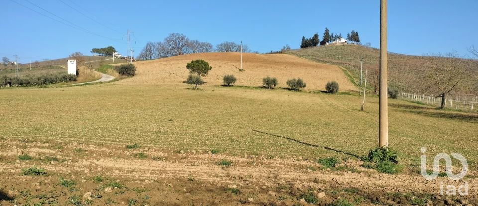 Proprietà terriera 6 locali di 110 m² in Città Sant'Angelo (65013)