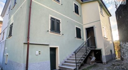 Appartamento 5 locali di 80 m² a Neirone (16040)