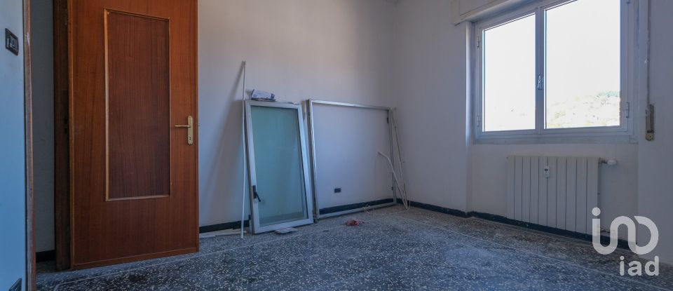 Apartment 5 rooms of 62 m² in Genova (16161)