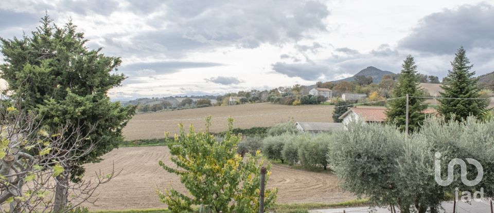 Casa indipendente / Villa 4 locali di 200 m² in Cingoli (62011)