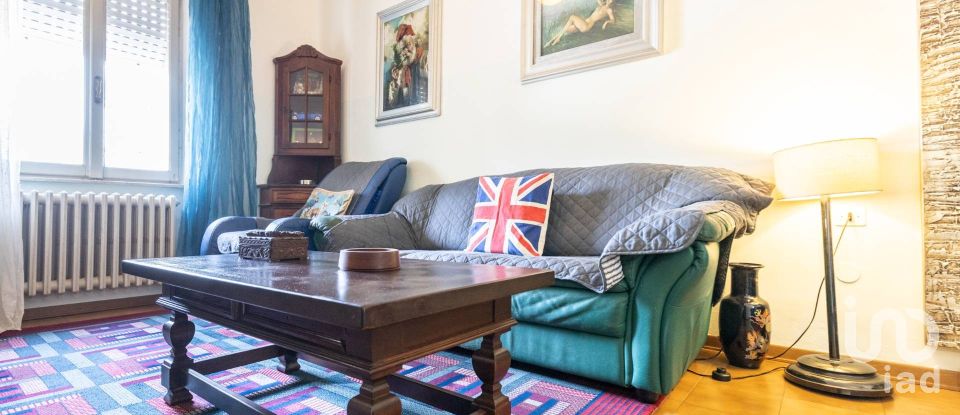 Lodge 6 rooms of 207 m² in Castelfidardo (60022)