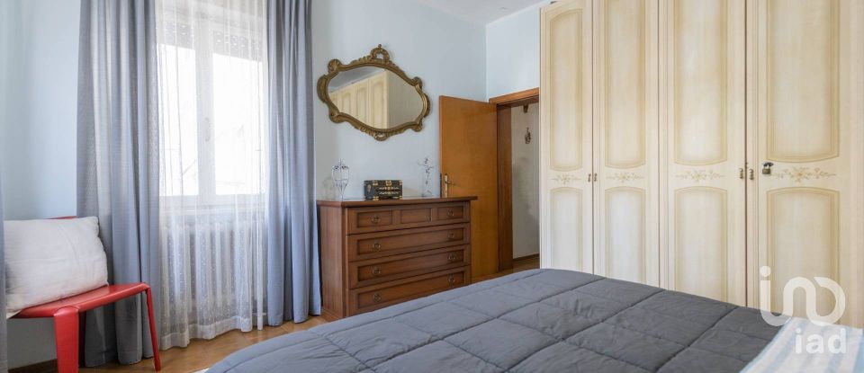 Lodge 6 rooms of 207 m² in Castelfidardo (60022)