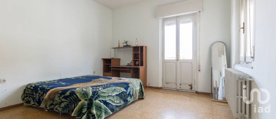 Lodge 6 rooms of 207 m² in Castelfidardo (60022)