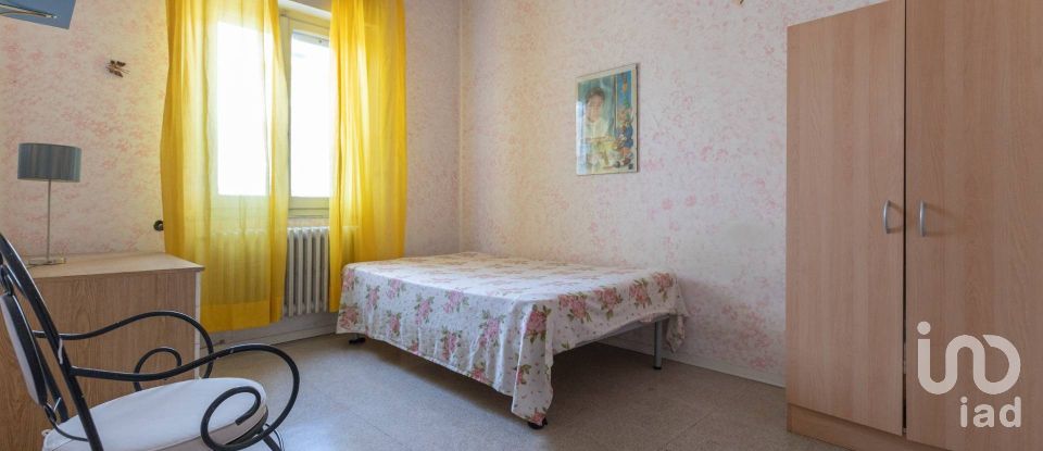 Lodge 6 rooms of 207 m² in Castelfidardo (60022)