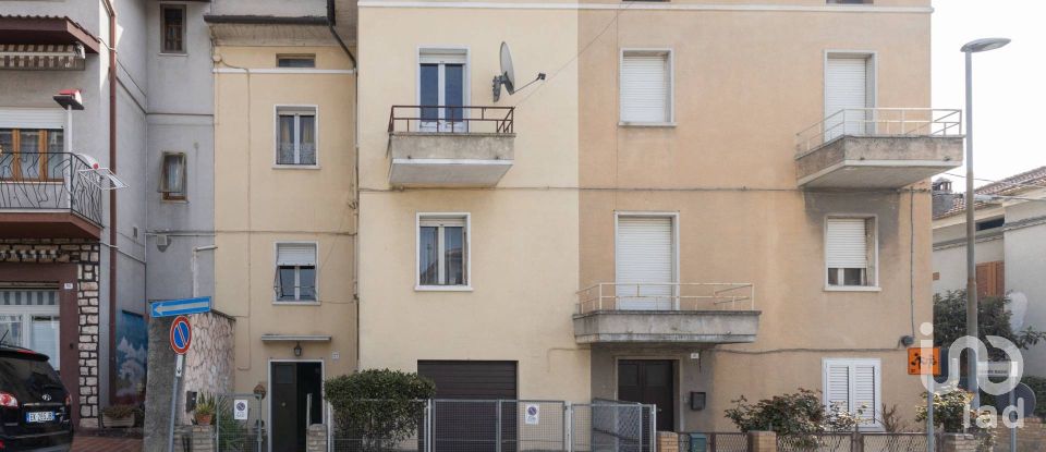 Casa 6 locali di 207 m² in Castelfidardo (60022)