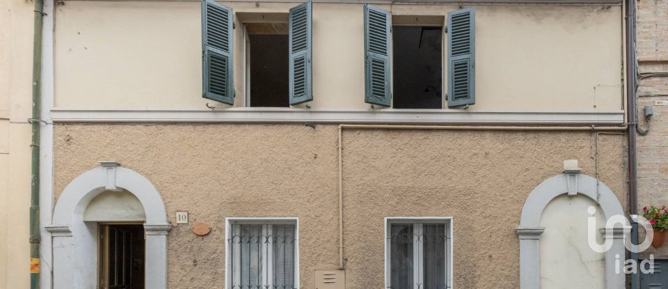 Rifugio 6 locali di 141 m² in Recanati (62019)