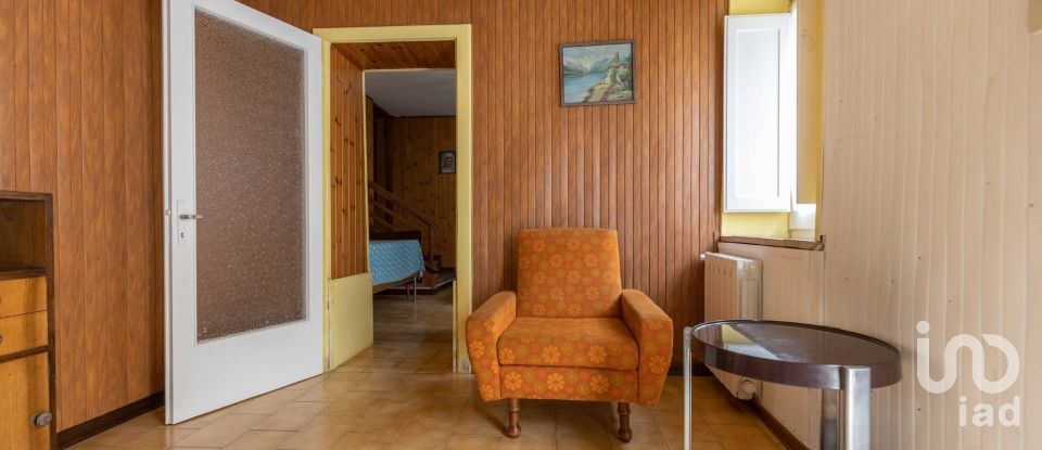 Rifugio 6 locali di 141 m² in Recanati (62019)