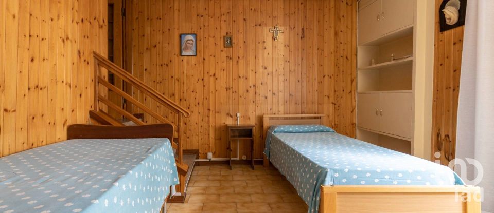 Rifugio 6 locali di 141 m² in Recanati (62019)