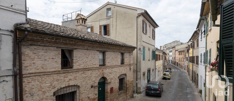 Rifugio 6 locali di 141 m² in Recanati (62019)