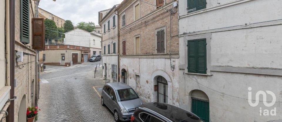 Rifugio 6 locali di 141 m² in Recanati (62019)