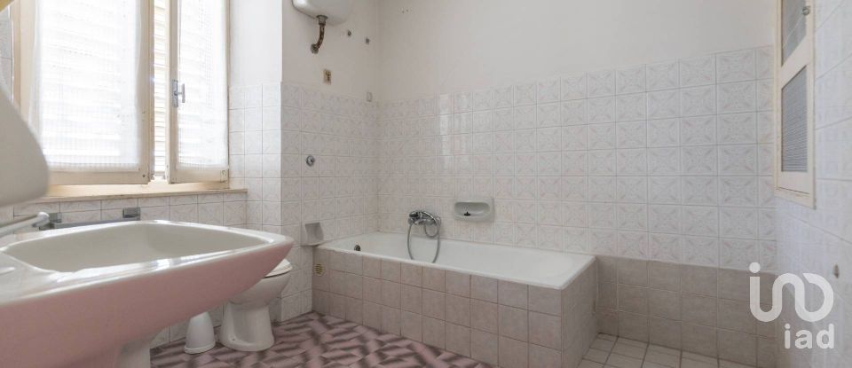 Rifugio 6 locali di 141 m² in Recanati (62019)