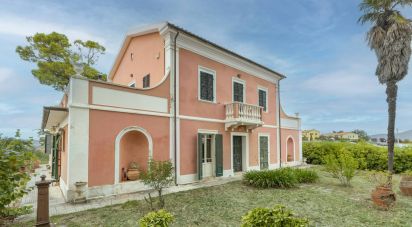 House/villa 7 rooms of 342 sq m in Osimo (60027)