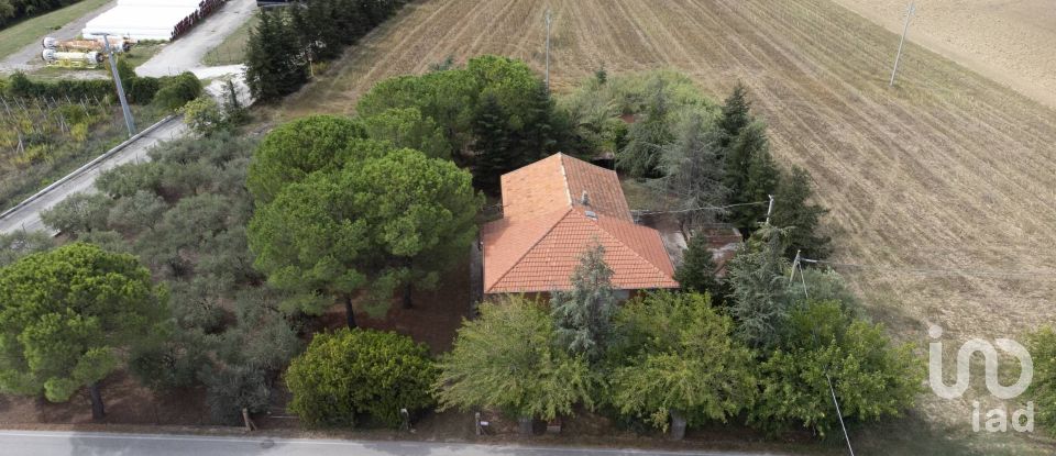 Casa indipendente 4 locali di 221 m² in Recanati (62019)