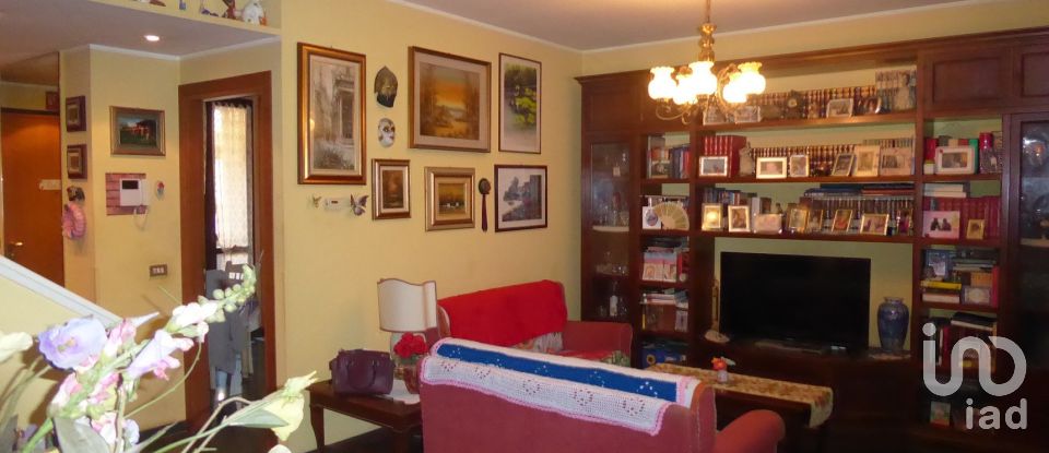 Traditional house 4 rooms of 164 m² in Garbagnate Milanese (20024)