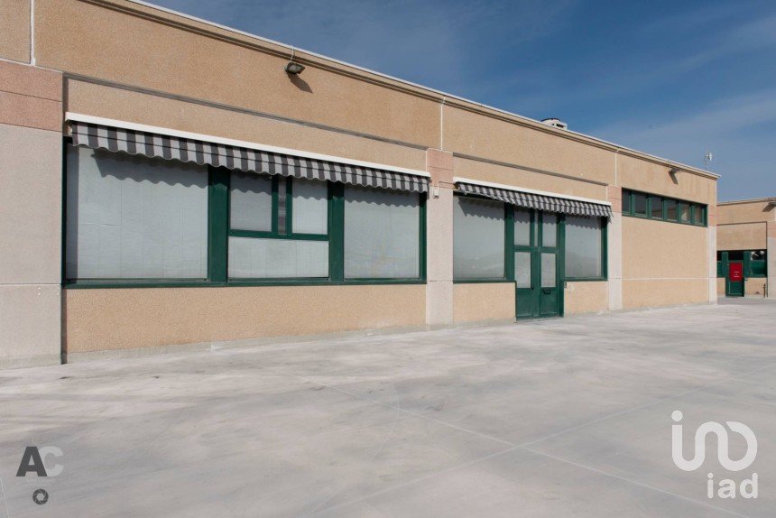 Capannone di 430 m² in Ancona (60131)