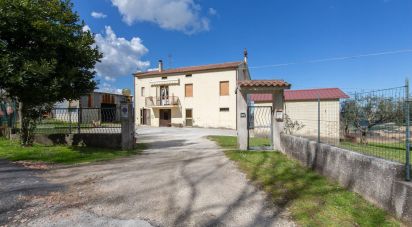 Town house 8 rooms of 220 m² in Offagna (60020)