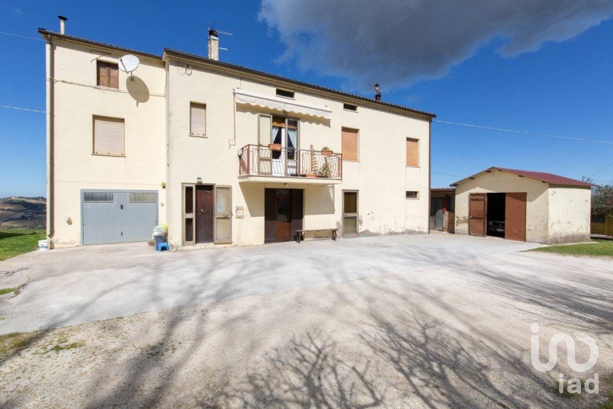 Casa indipendente 8 locali di 220 m² in Offagna (60020)