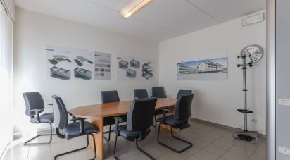 Negozio / locale commerciale di 170 m² in Ancona (60121)