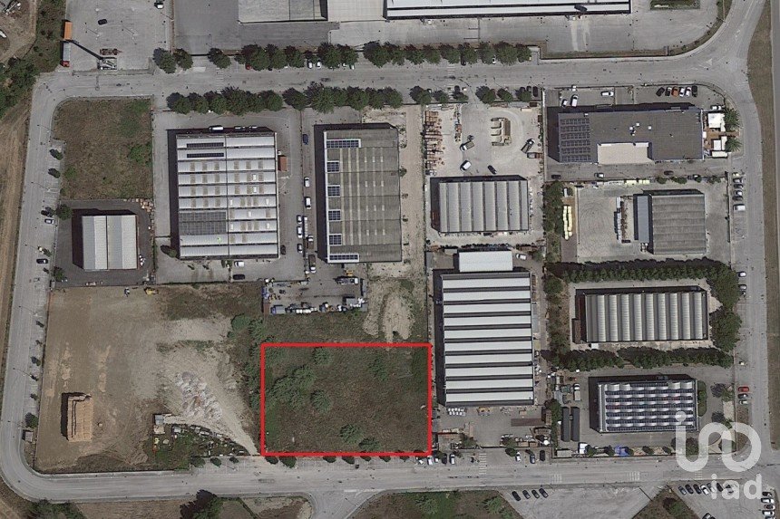 Land of 3,800 m² in Montemarciano (60018)