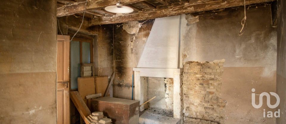 House 4 rooms of 103 m² in Montefano (62010)