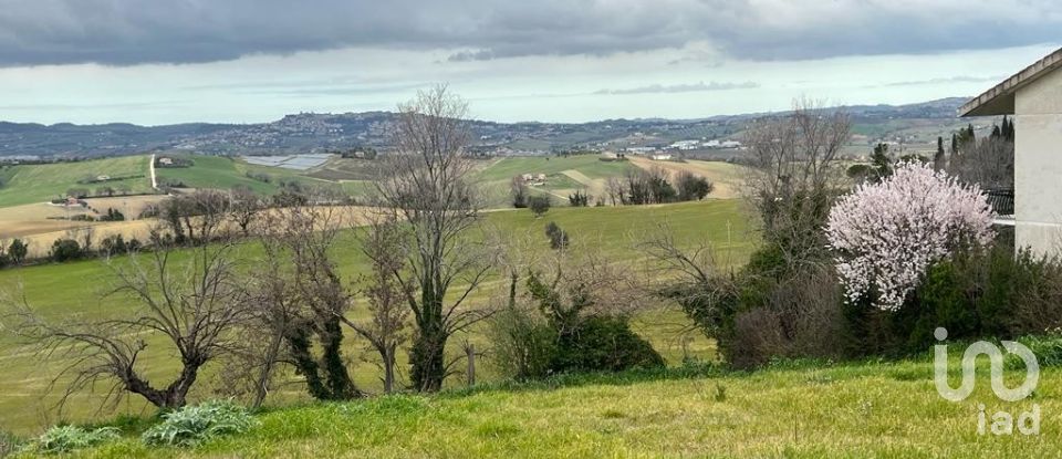 Terreno di 650 m² in Recanati (62019)