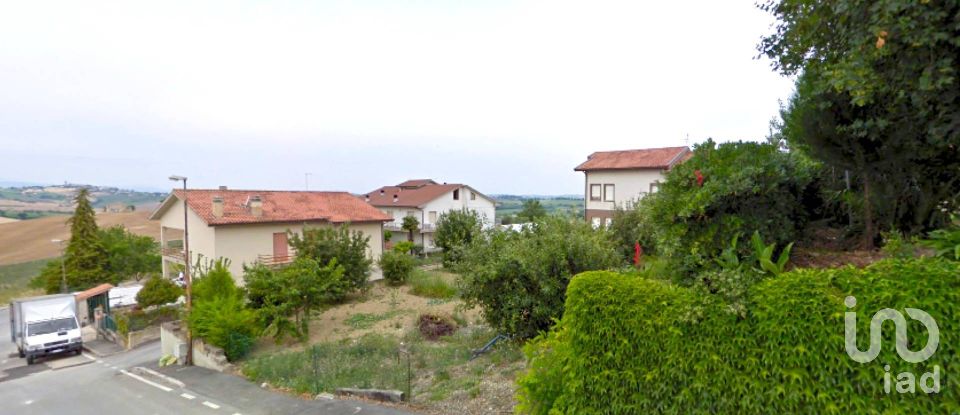 Land of 650 m² in Recanati (62019)