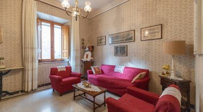 Appartamento 6 locali di 228 m² a Osimo (60027)