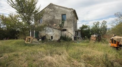 Rustico 10 locali di 237 m² in Belvedere Ostrense (60030)