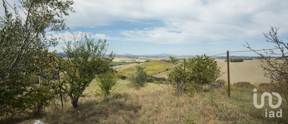 Rustico 10 locali di 237 m² in Belvedere Ostrense (60030)