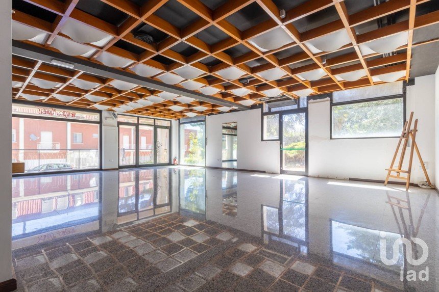 Negozio / locale commerciale di 156 m² in Castelfidardo (60022)