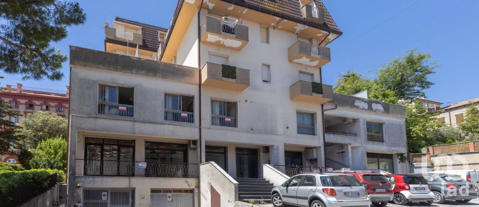 Negozio / locale commerciale di 156 m² in Castelfidardo (60022)