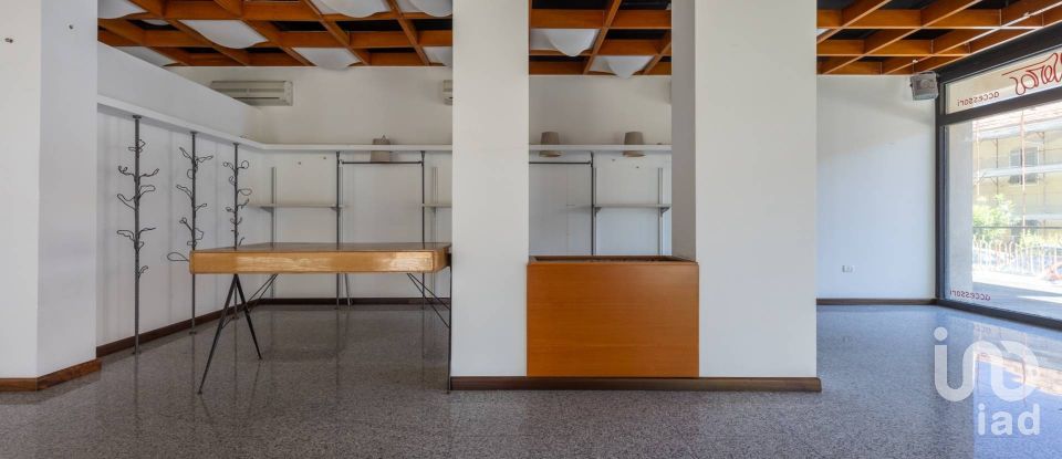 Shop / premises commercial of 300 m² in Castelfidardo (60022)
