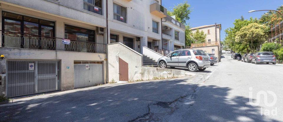 Shop / premises commercial of 300 m² in Castelfidardo (60022)