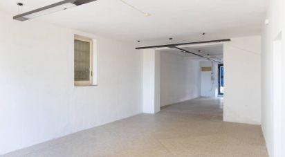 Negozio / locale commerciale di 77 m² in Agugliano (60020)