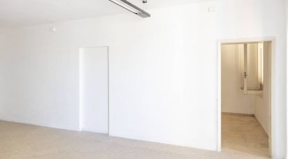 Negozio / locale commerciale di 77 m² in Agugliano (60020)
