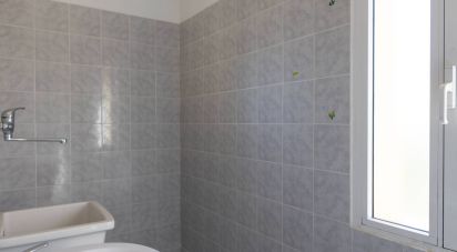 Negozio / locale commerciale di 77 m² in Agugliano (60020)