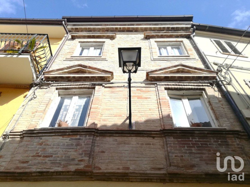 Casa 3 locali di 80 m² in Castelfidardo (60022)