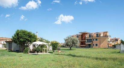 Terreno di 550 m² in Loreto (60025)