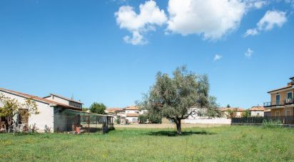 Terreno di 550 m² in Loreto (60025)
