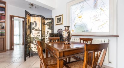 Casale 8 locali di 300 m² in Loreto (60025)