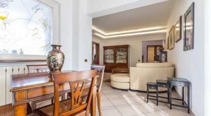 Casale 8 locali di 300 m² in Loreto (60025)