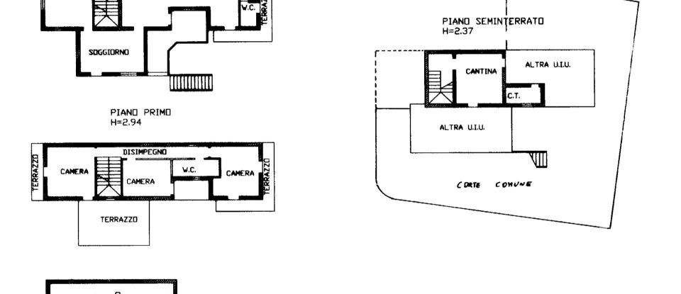 Casale 8 locali di 300 m² in Loreto (60025)