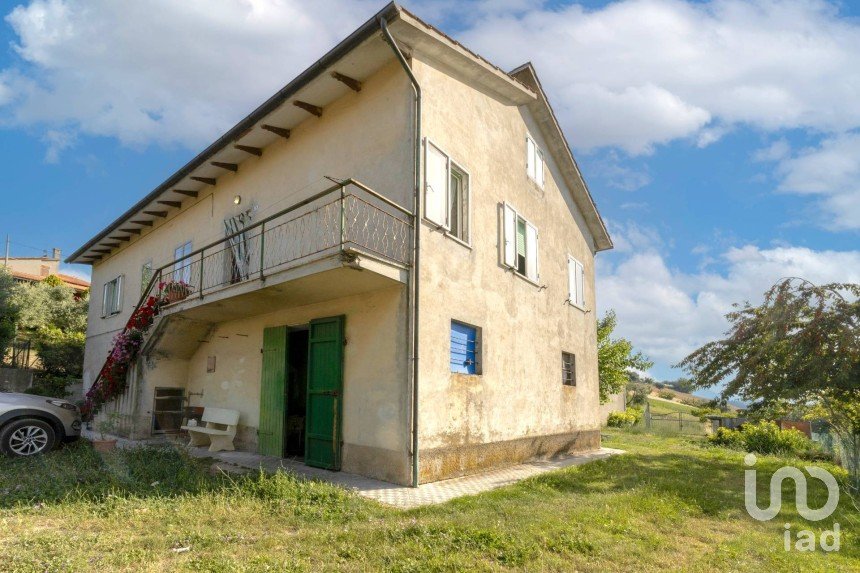 Town house 11 rooms of 340 m² in Filottrano (60024)