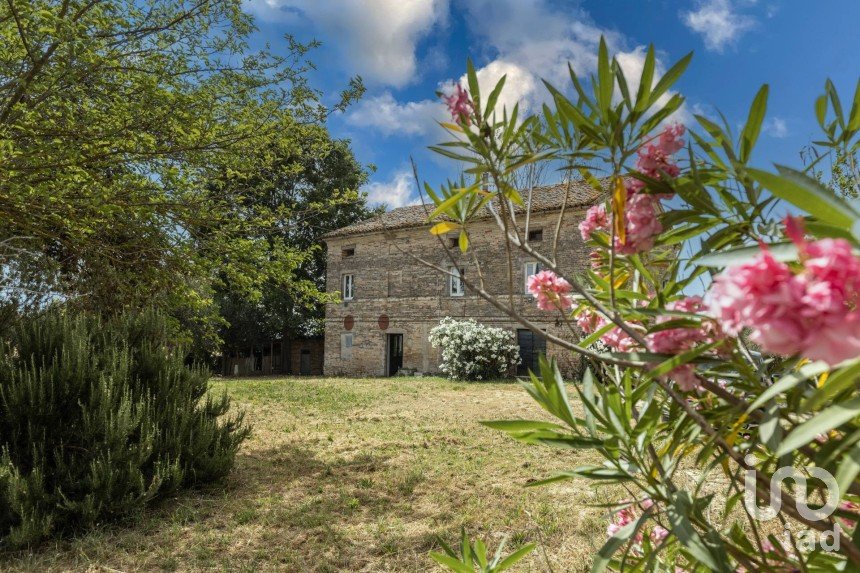 Country house 12 rooms of 478 m² in Recanati (62019)