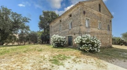 Rustico 12 locali di 478 m² in Recanati (62019)
