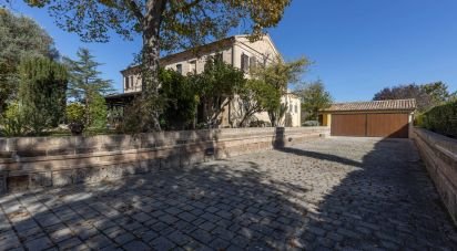 Casale 15 locali di 630 m² in Recanati (62019)