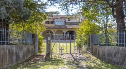 Casale 9 locali di 330 m² in Sassoferrato (60041)
