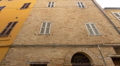 Casa indipendente / Villa 12 locali di 420 m² in Montefano (62010)