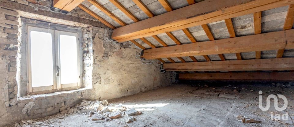 House 12 rooms of 420 m² in Montefano (62010)