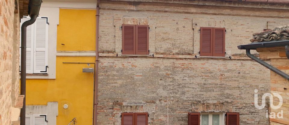 House 12 rooms of 420 m² in Montefano (62010)